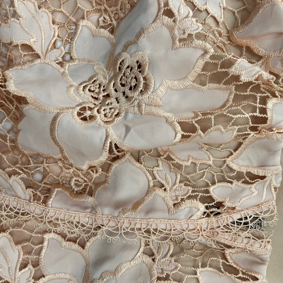 Lover + Friends "Life's a Beach" Lace Crop Top in Papaya - Size XS - Picture 9 of 12